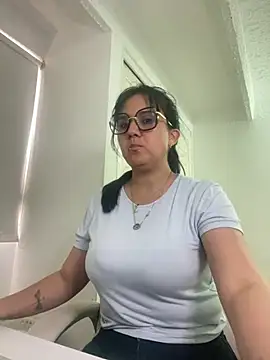 Snapshot of SWEETLILY18 chatting on January 31, 9:16 pm SWEETLILY18 online show from January 31, 9:16 pm