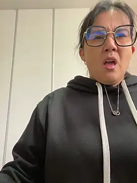 Snapshot of SWEETLILY18 chatting on February 7, 2:26 pm SWEETLILY18 online show from February 7, 2:26 pm