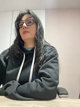 Snapshot of SWEETLILY18 chatting on February 12, 11:07 am SWEETLILY18 online show from February 12, 11:07 am