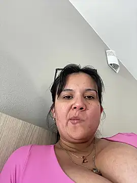 Snapshot of SWEETLILY18 chatting on February 15, 4:34 pm SWEETLILY18 online show from February 15, 4:34 pm