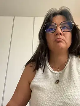 Snapshot of SWEETLILY18 chatting on February 18, 2:38 pm SWEETLILY18 online show from February 18, 2:38 pm