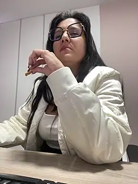 Snapshot of SWEETLILY18 chatting on March 13, 11:30 am SWEETLILY18 online show from March 13, 11:30 am