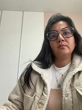 Snapshot of SWEETLILY18 chatting on March 21, 2:29 pm SWEETLILY18 online show from March 21, 2:29 pm