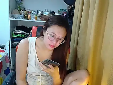 crizzybel online show from April 13, 9:09 pm