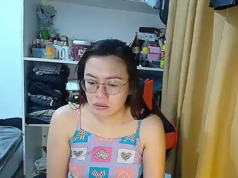 Snapshot of crizzybel chatting on April 25, 9:34 pm crizzybel online show from April 25, 9:34 pm