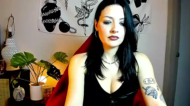 Snapshot of MelroseStrip chatting on October 31, 10:33 pm MelroseStrip online show from October 31, 10:33 pm