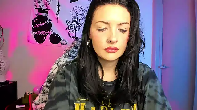 Snapshot of MelroseStrip chatting on December 20, 9:22 pm MelroseStrip online show from December 20, 9:22 pm