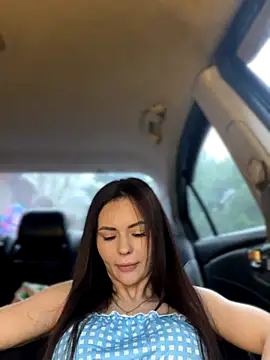 Snapshot of PrincessaHill_ chatting on December 4, 6:23 am PrincessaHill online show from December 4, 6:23 am