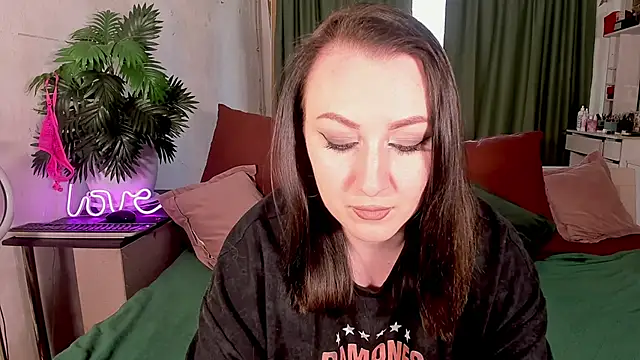 Snapshot of Mira_Xo_ chatting on November 3, 11:00 am Mira Xo online show from November 3, 11:00 am