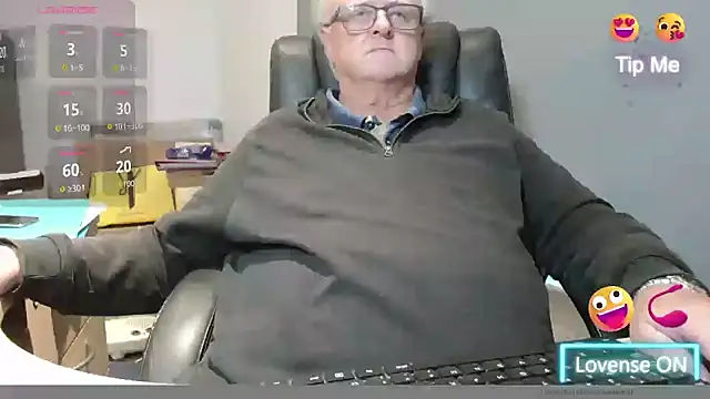 bigbadjon69 online show from November 3, 4:30 pm