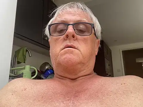 Snapshot of bigbadjon69 chatting on June 29, 11:43 am bigbadjon69 online show from June 29, 11:43 am