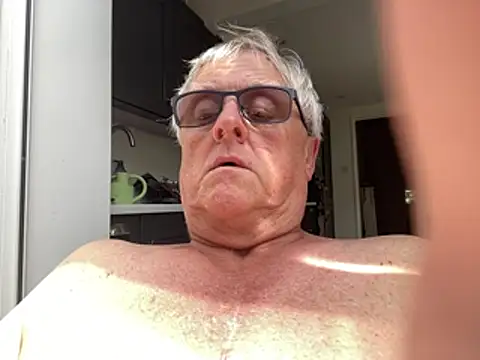 Snapshot of bigbadjon69 chatting on July 3, 1:06 pm bigbadjon69 online show from July 3, 1:06 pm