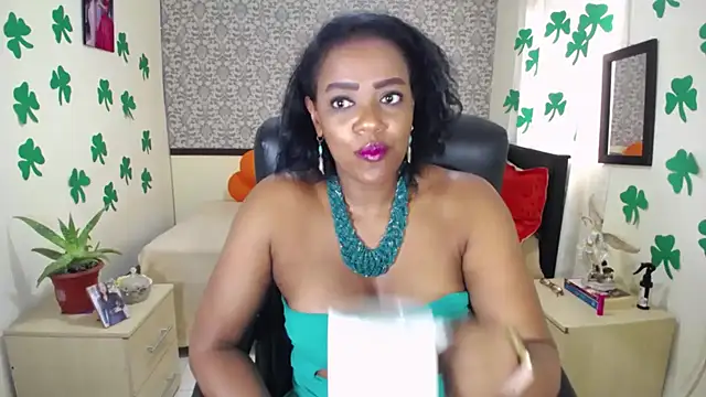 EvaFoxter online show from March 17, 3:37 pm