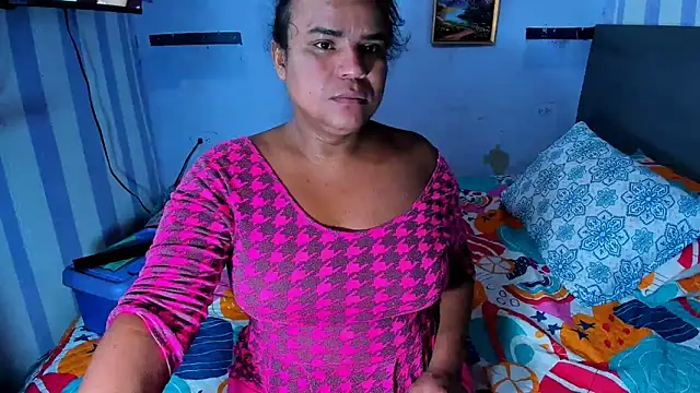 Snapshot of luciana_osorno chatting on February 11, 10:50 pm luciana osorno online show from February 11, 10:50 pm