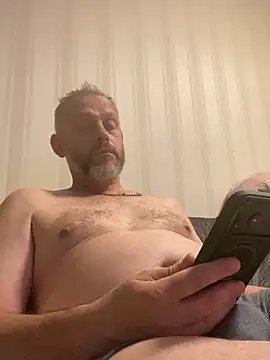 Snapshot of GHsveter chatting on June 13, 8:51 pm GHsveter online show from June 13, 8:51 pm