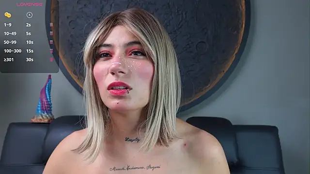 Snapshot of miss_sharlotte18 chatting on February 10, 6:01 pm miss sharlotte18 online show from February 10, 6:01 pm