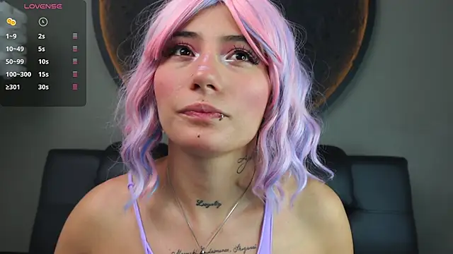 Snapshot of miss_sharlotte18 chatting on February 17, 6:03 pm miss sharlotte18 online show from February 17, 6:03 pm