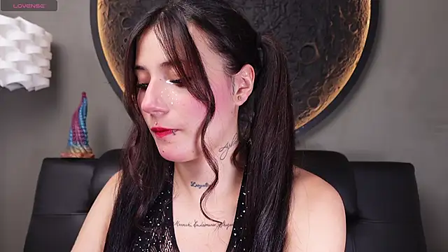 Snapshot of miss_sharlotte18 chatting on June 10, 6:07 pm miss sharlotte18 online show from June 10, 6:07 pm