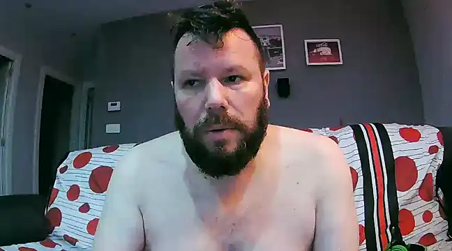 Snapshot of txan9876 chatting on January 3, 5:20 pm txan9876 online show from January 3, 5:20 pm