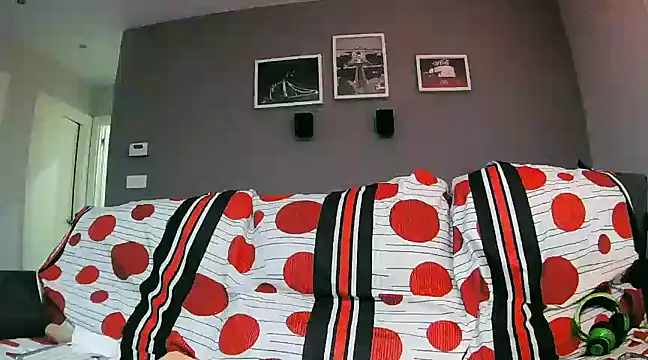 Snapshot of txan9876 chatting on February 3, 8:13 am txan9876 online show from February 3, 8:13 am