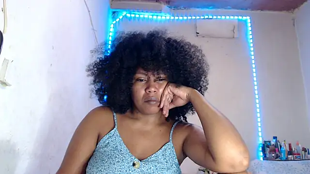 Snapshot of cherry_cleou chatting on December 18, 3:07 pm cherry cleou online show from December 18, 3:07 pm