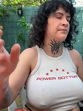 callmelouve online show from April 15, 4:58 pm