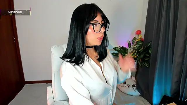 Silvanna-Moree online show from April 9, 1:49 pm