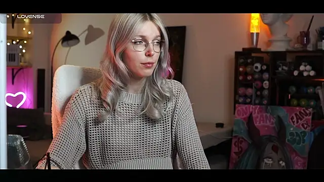 yourprettykate online show from January 17, 7:05 pm