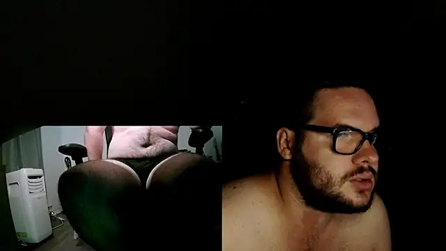 Snapshot of fck_boy123 chatting on August 5, 3:20 am fck boy123 online show from August 5, 3:20 am