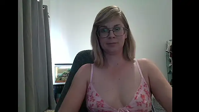 SavannaGirly online show from March 2, 11:50 am