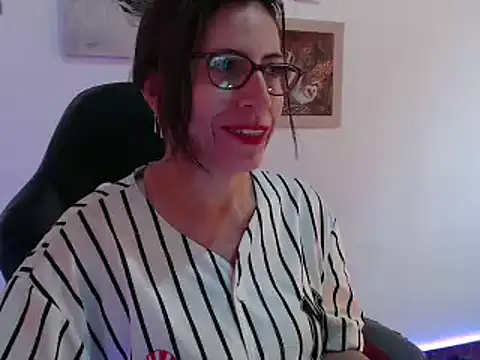 Chayla Ruiz online show from December 26, 1:10 pm