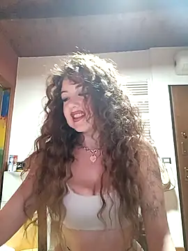 Snapshot of CurlyElisa chatting on April 28, 9:42 pm CurlyElisa online show from April 28, 9:42 pm