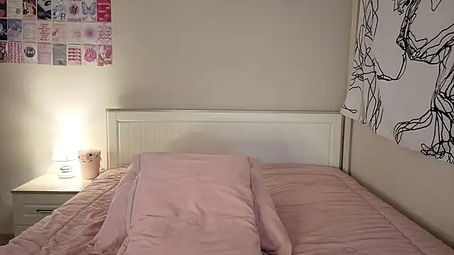 Snapshot of LisaSweetie chatting on February 2, 4:27 pm LisaSweetie online show from February 2, 4:27 pm