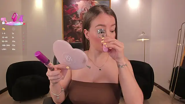 MaryLewis  online show from February 23, 11:40 am