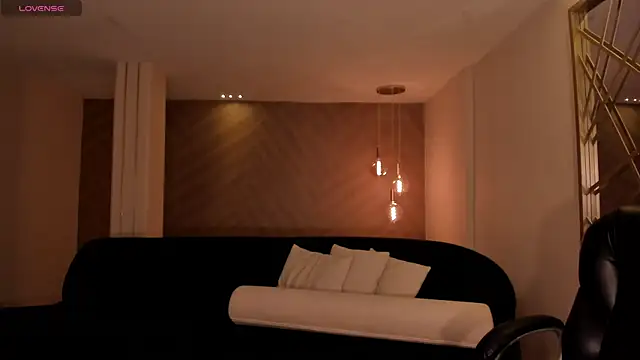 Snapshot of MaryLewis_ chatting on July 16, 12:22 pm MaryLewis online show from July 16, 12:22 pm