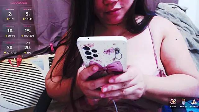 Snapshot of Alliayah_Hollyx chatting on January 4, 12:16 pm Alliayah Hollyx online show from January 4, 12:16 pm