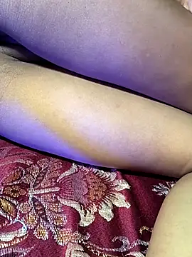 Snapshot of pariraj001 chatting on April 21, 6:55 pm pariraj001 online show from April 21, 6:55 pm