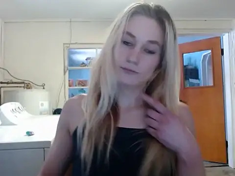 Snapshot of missymilf chatting on January 10, 8:59 pm missymilf online show from January 10, 8:59 pm