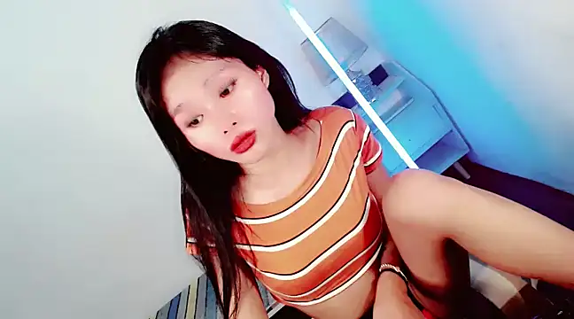 Snapshot of amomentoflust69 chatting on March 16, 6:53 am amomentoflust69 online show from March 16, 6:53 am