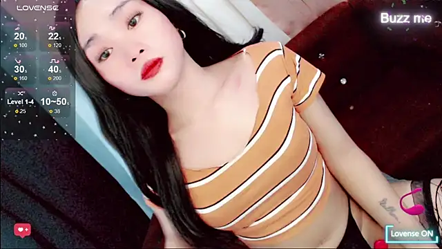 amomentoflust69 online show from April 11, 5:45 am