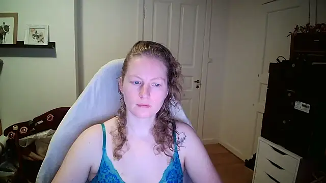 Girlnina-1995 online show from February 2, 7:29 am