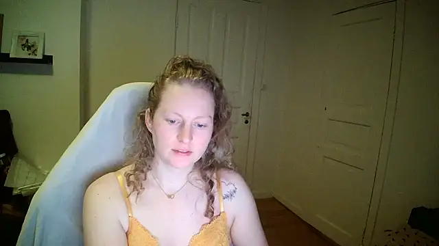 Girlnina-1995 online show from March 9, 9:08 pm