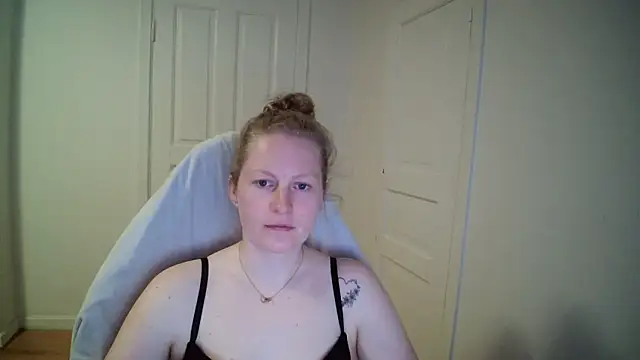 Girlnina-1995 online show from April 16, 2:29 pm