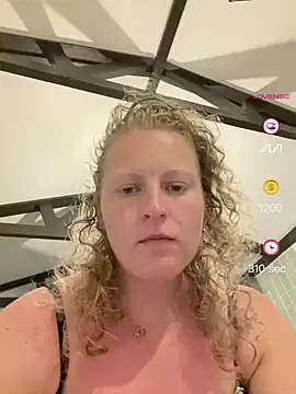 Snapshot of Girlnina-1995 chatting on June 2, 5:37 pm Girlnina-1995 online show from June 2, 5:37 pm