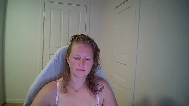 Girlnina-1995 online show from July 13, 7:11 am