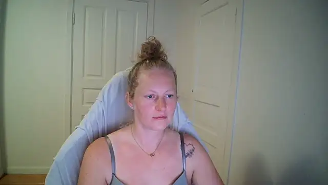 Girlnina-1995 online show from July 14, 11:49 am