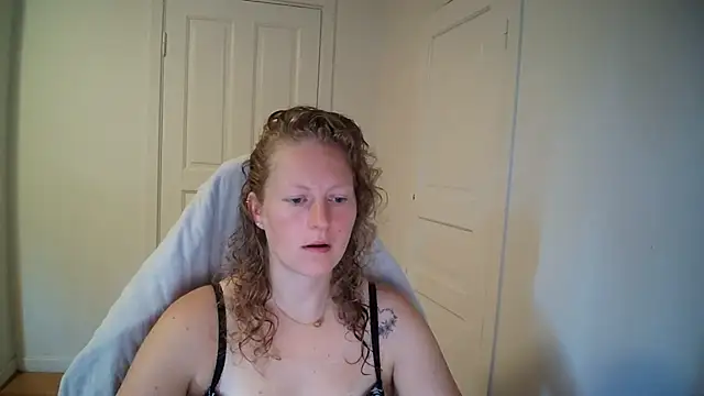 Girlnina-1995 online show from July 21, 6:16 am