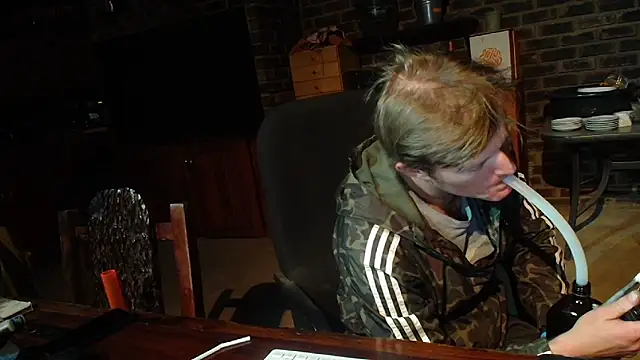 Snapshot of the-billy-blue chatting on May 22, 7:30 pm the-billy-blue online show from May 22, 7:30 pm