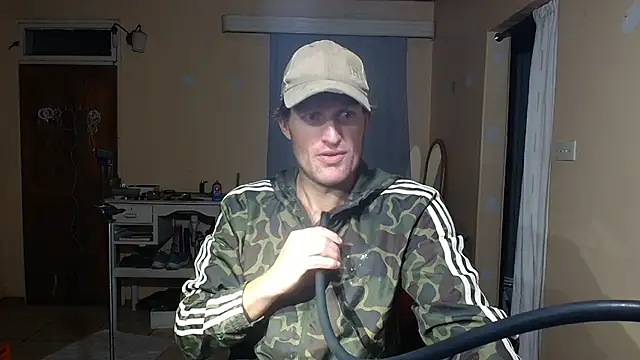 Snapshot of the-billy-blue chatting on June 2, 10:12 pm the-billy-blue online show from June 2, 10:12 pm