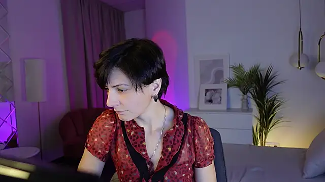 LorenDaze online show from November 12, 2:06 pm